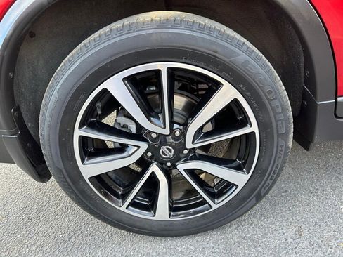 Used 2019 Nissan Rogue SL w/ Premium Package FWD image 19