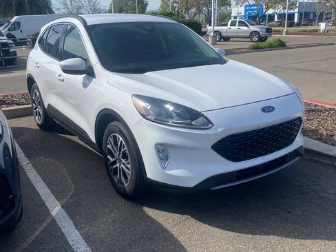 Used 2020 Ford Escape SEL image 2