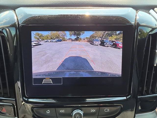 Used 2020 Chevrolet Traverse LT w/ Driver Confidence II Package FWD image 12
