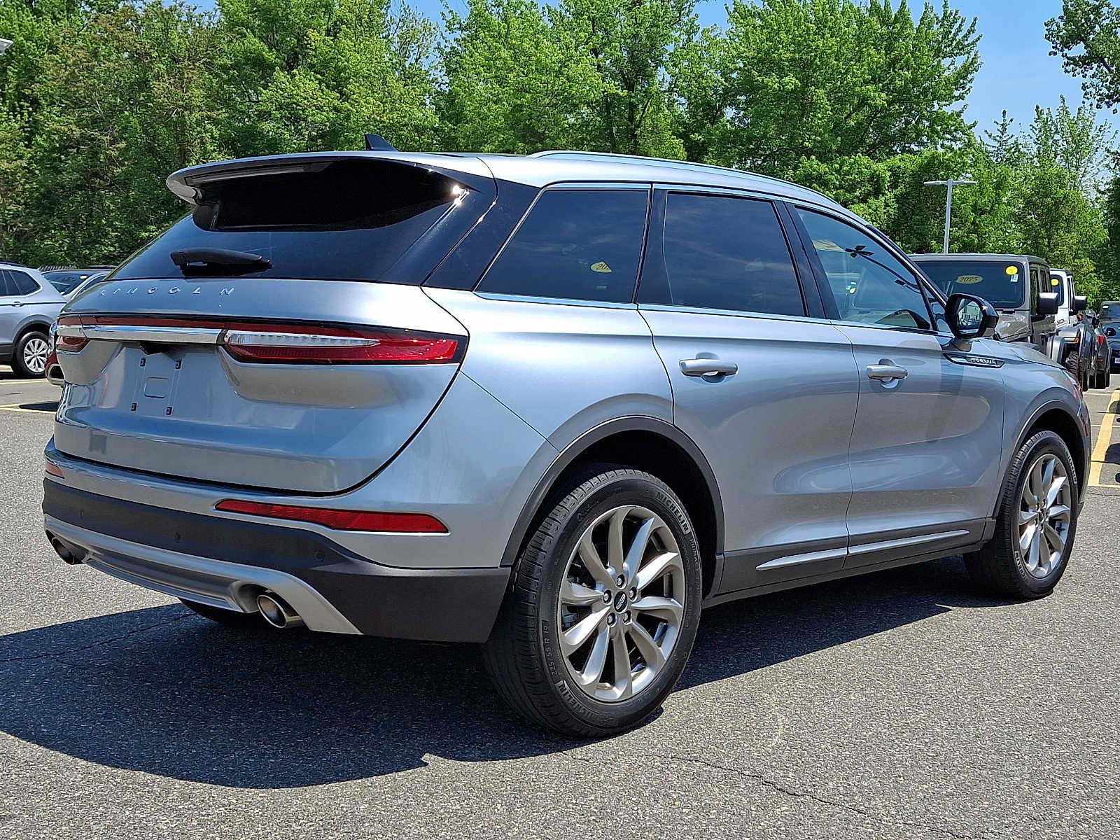 Used 2022 Lincoln Corsair AWD w/ Premium Package image 6