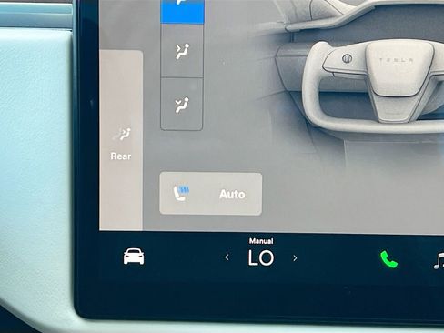 Used 2022 Tesla Model X image 19