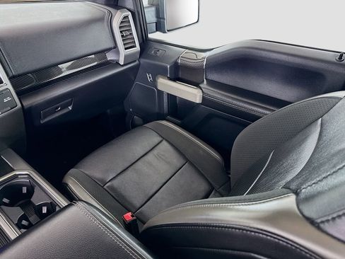 Used 2019 Ford F150 Raptor w/ Equipment Group 802A Luxury AWD/4WD image 25