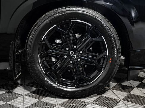 New 2026 INFINITI QX80 4WD image 9