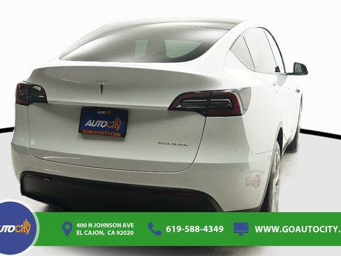 Used 2024 Tesla Model Y Long Range AWD/4WD image 10