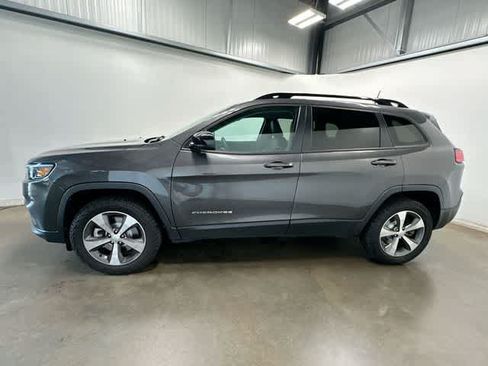 Used 2022 Jeep Cherokee Limited AWD/4WD image 2