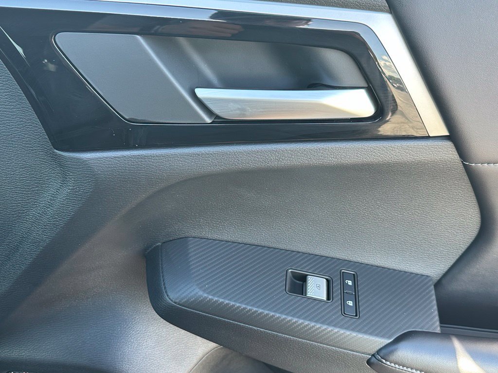 Used 2024 Mitsubishi Outlander SE Black Edition AWD/4WD image 18