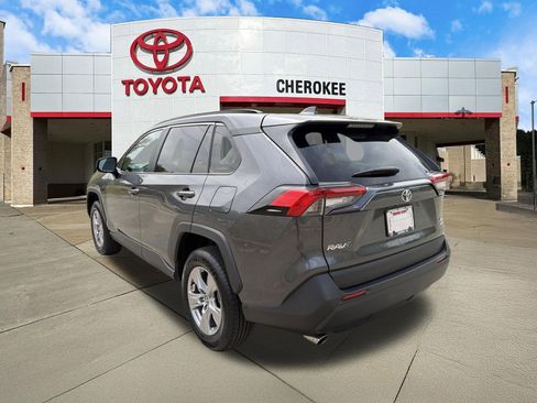 Used 2025 Toyota RAV4 XLE image 7