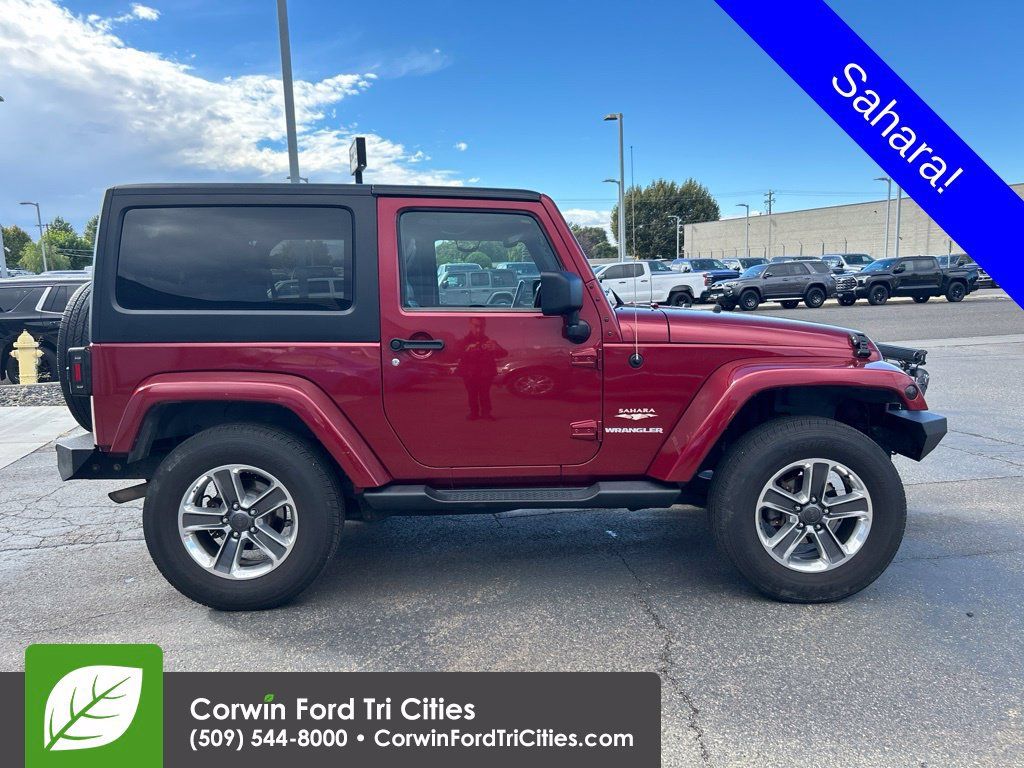 Used 2012 Jeep Wrangler Sahara w/ Connectivity Group AWD/4WD image 7