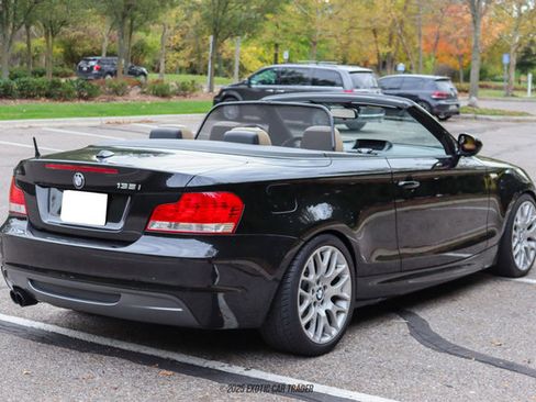 Used 2010 BMW 135i Convertible image 8