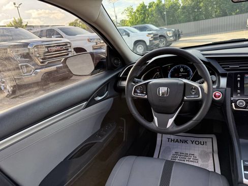 Used 2018 Honda Civic EX image 18