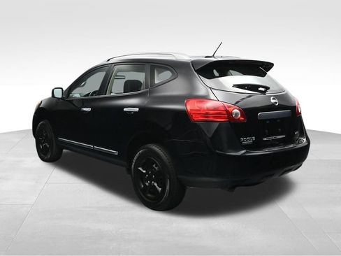 Used 2015 Nissan Rogue S w/ Convenience Package AWD/4WD image 3