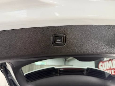 Used 2020 Chevrolet Blazer LT AWD/4WD image 17