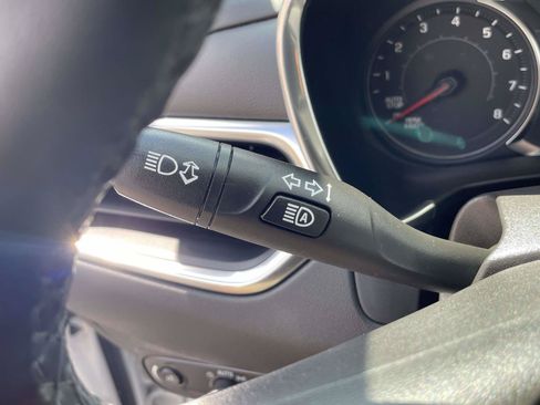 Used 2024 Chevrolet Equinox LT FWD image 19