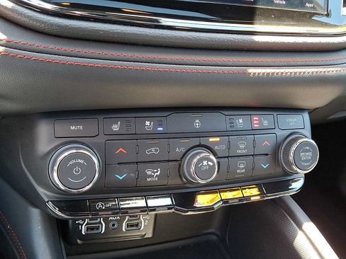 Used 2024 Dodge Durango GT AWD/4WD image 17