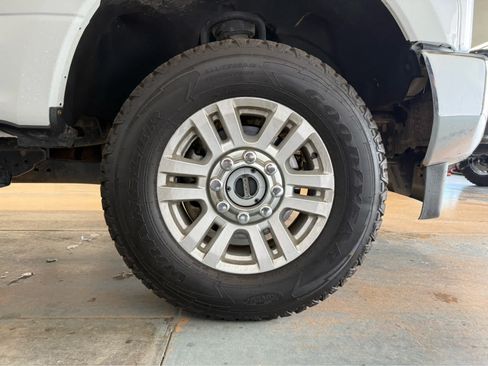 Used 2019 Ford F350 XLT w/ Camper Package AWD/4WD image 11