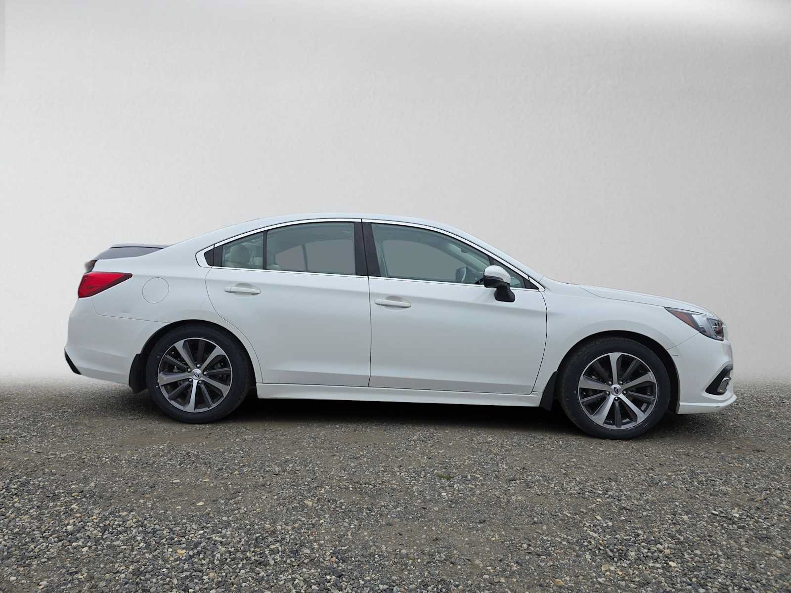 Used 2019 Subaru Legacy 2.5i Limited w/ Popular Package #2A AWD/4WD image 2