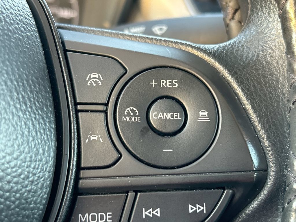 Certified 2025 Toyota Corolla Cross L FWD image 17
