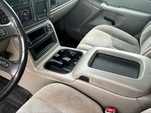 Used 2005 Chevrolet Tahoe LS w/ Preferred Equipment Group AWD/4WD image 17
