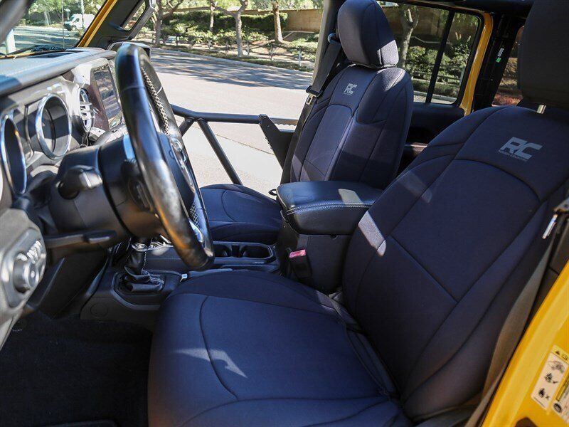 Used 2019 Jeep Wrangler Unlimited Sahara AWD/4WD image 32