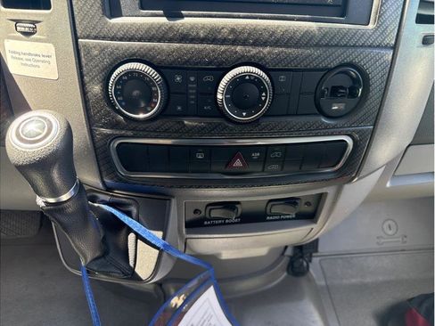 Used 2014 Mercedes-Benz Sprinter 3500 image 19