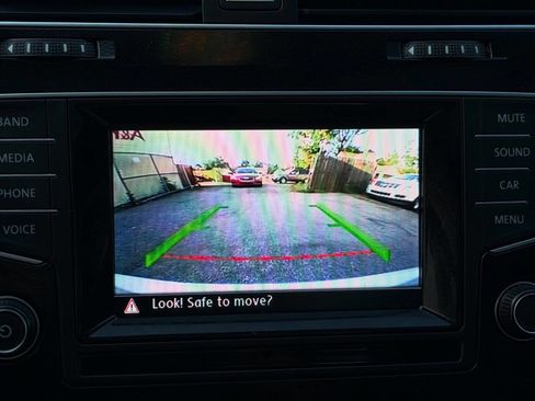 Used 2015 Volkswagen GTI SE w/ Lighting Package (SEL) FWD image 12