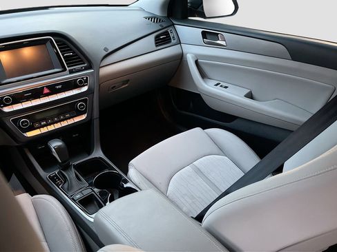 Used 2018 Hyundai Sonata SE image 23