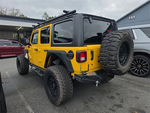 Used 2018 Jeep Wrangler Unlimited Rubicon image 3