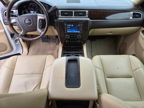 Used 2014 GMC Sierra 2500 Denali w/ Suspension Package, Off-Road image 8