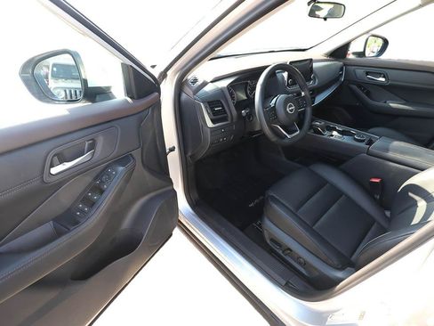 Used 2023 Nissan Rogue SV w/ SV Premium B Package AWD/4WD image 13