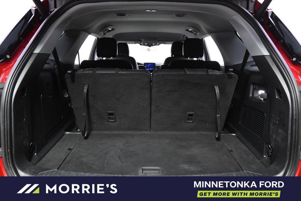 Used 2023 Ford Explorer XLT w/ Equipment Group 202A AWD/4WD image 20