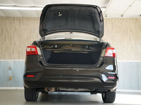 Used 2019 Nissan Sentra SV FWD image 38