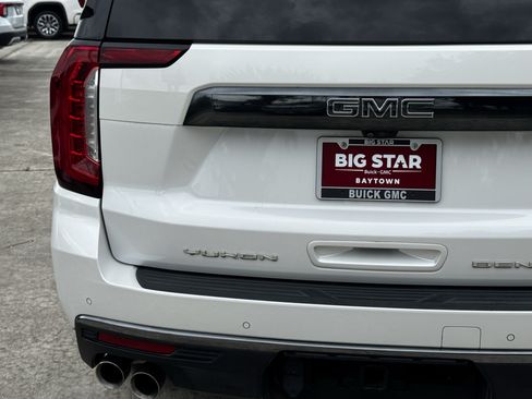 Used 2023 GMC Yukon XL Denali Ultimate AWD/4WD image 11