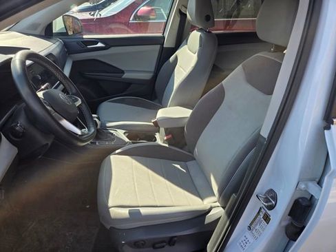 Used 2022 Volkswagen Taos SE image 8