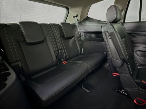 Used 2021 Volkswagen Atlas SE FWD image 32