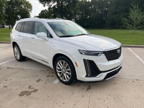 Used 2023 Cadillac XT6 Premium Luxury w/ Technology Package AWD/4WD image 8