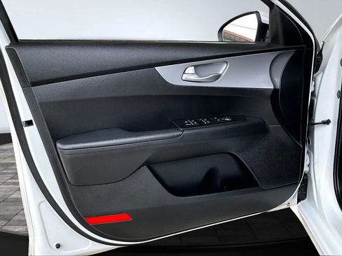 Used 2023 Kia Forte LXS image 17