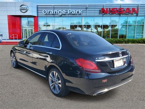 Used 2020 Mercedes-Benz C 300 4MATIC Sedan image 3