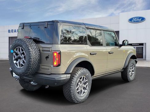 New 2025 Ford Bronco Badlands image 4