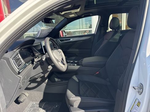 New 2026 Volkswagen Atlas Cross Sport SE image 10