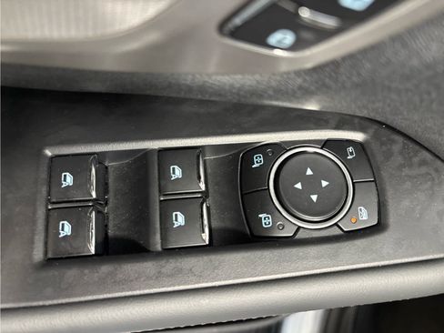 Used 2025 Ford Expedition Active AWD/4WD image 27