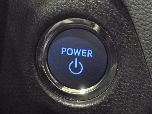 Certified 2022 Toyota RAV4 XLE Premium AWD/4WD image 31