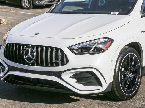 Used 2024 Mercedes-Benz GLA 35 AMG 4MATIC image 7