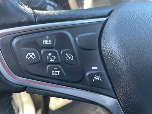 Used 2020 Chevrolet Equinox LT image 32