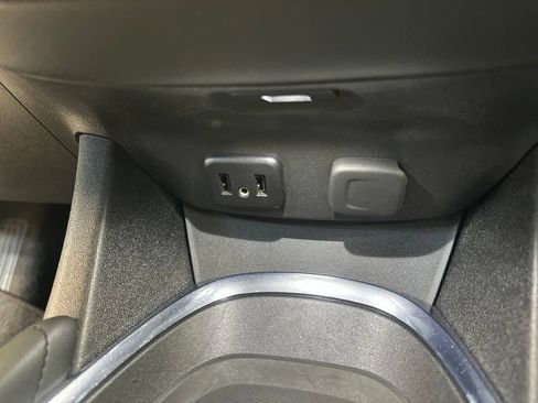 Used 2017 Chevrolet Malibu LT FWD image 15