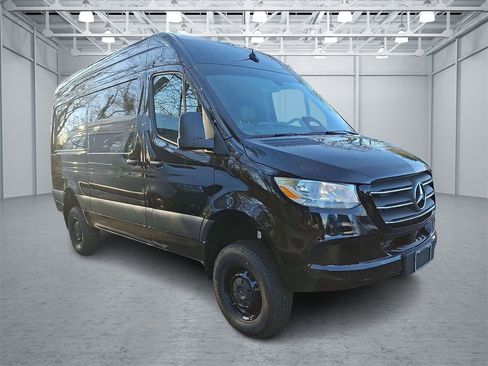New 2025 Mercedes-Benz Sprinter 2500 image 2
