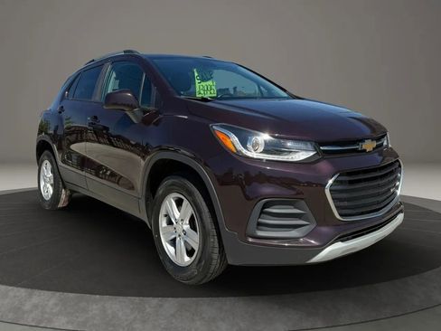Used 2022 Chevrolet Trax LT w/ Driver Confidence Package AWD/4WD image 1