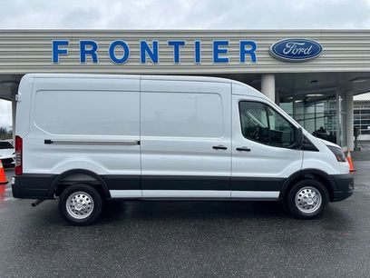 New 2026 Ford Transit 250 148 Medium Roof Extended AWD w/ Exterior Upgrade Package