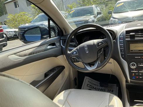 Used 2019 Lincoln MKC Reserve FWD image 16