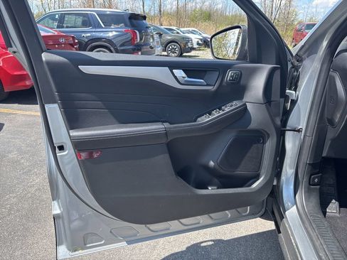Used 2022 Ford Escape SEL w/ Technology Package FWD image 22