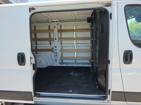 Used 2025 RAM ProMaster 2500 w/ U-Haul Equipment Group FWD image 15
